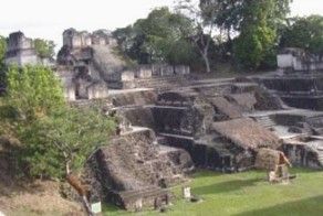 Tikal: Acropoli