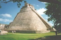 UXmal: Piramide dell'Indovino