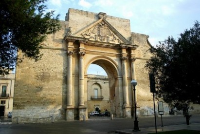 Porta Napoli (Arco di Trionfo)