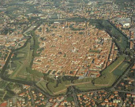Lucca: veduta aerea