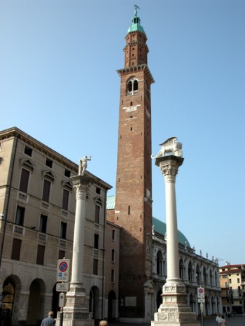 Piazza dei Signori_Torre e Colonne