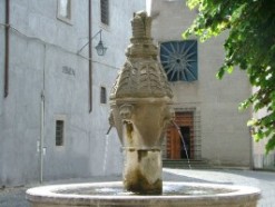 Piazza della Morte: Fontana