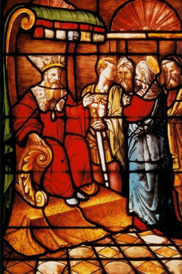 S. Caterina discute con l'imperatore sulla vera fede (Vetrata-su disegno di Arcimboldo-Cattedrale di Milano)