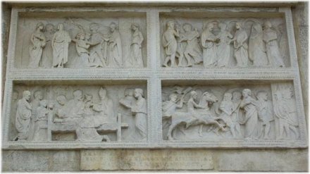 Duomo_Rilievi-Agostino di Duccio