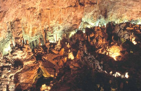 Grotta gigante_palazzo delle ninfee
