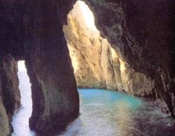 S. Domino: grotte