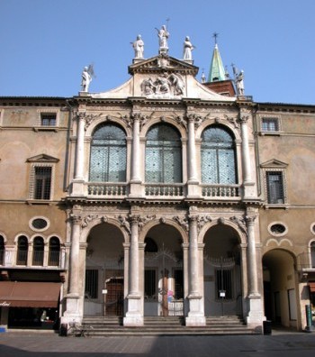 Piazza dei Signori_S. Vincenzo