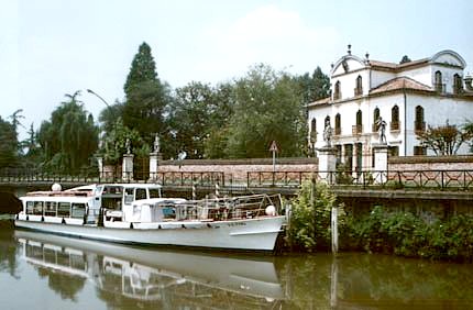 Villa Widmann_esterno fiume